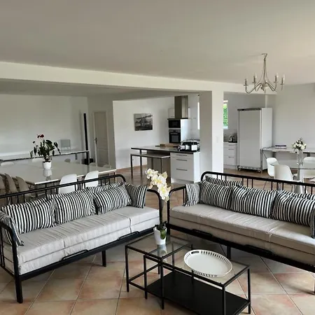 Les Cerisiers Binel A Ronsac Holiday home *